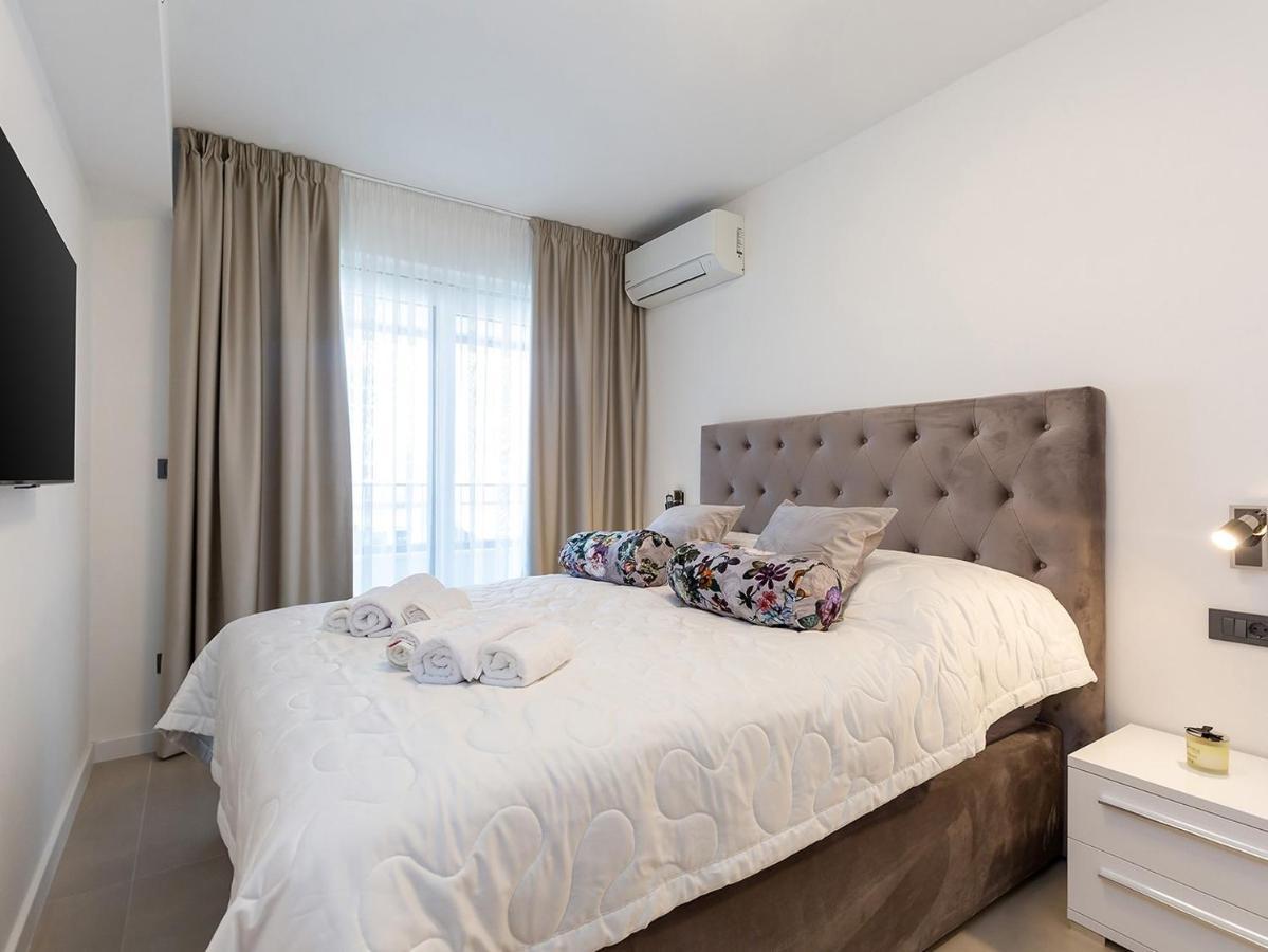 Residence Nar Пореч Екстериор снимка