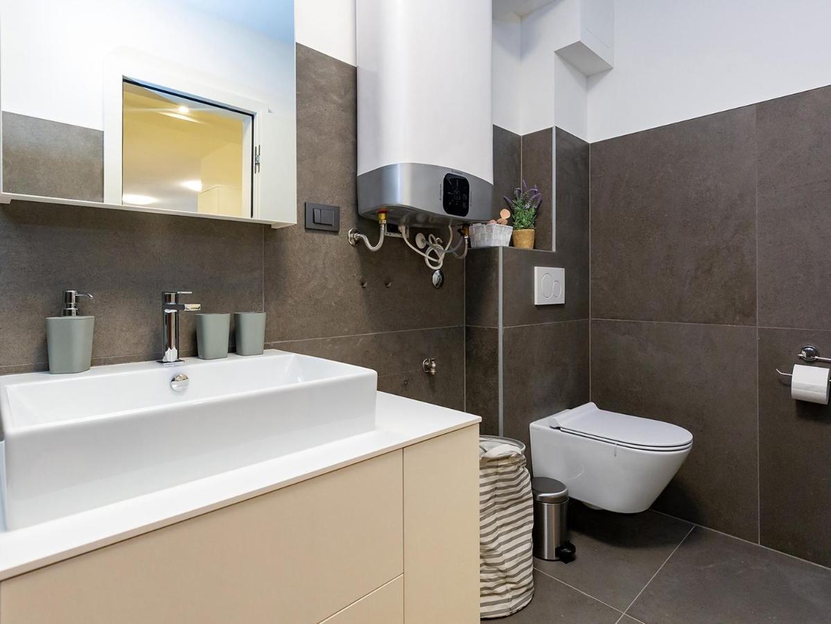 Residence Nar Пореч Екстериор снимка