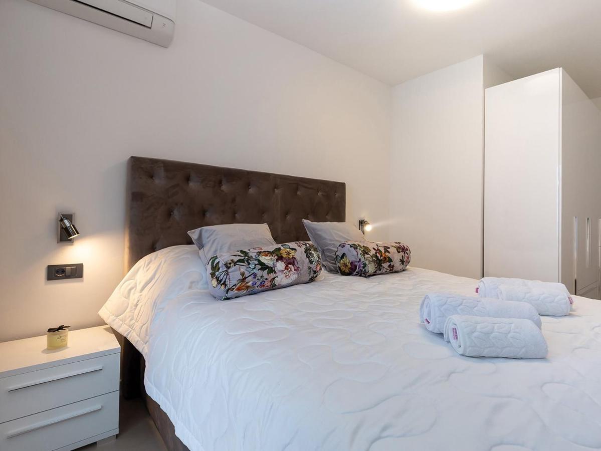 Residence Nar Пореч Екстериор снимка