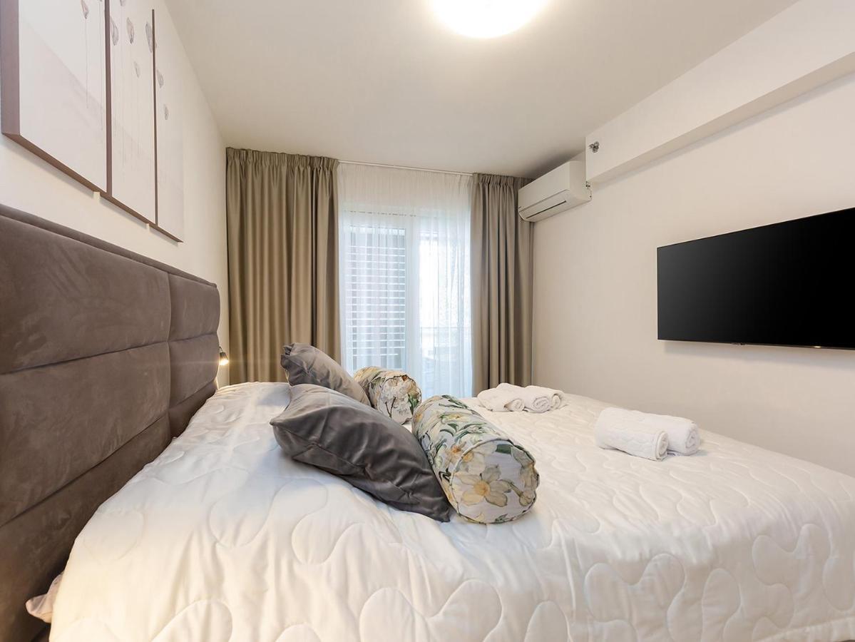 Residence Nar Пореч Екстериор снимка