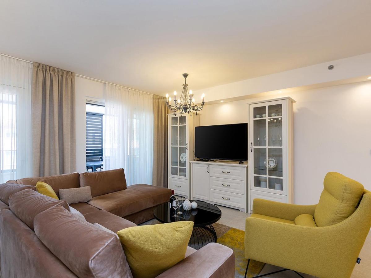 Residence Nar Пореч Екстериор снимка
