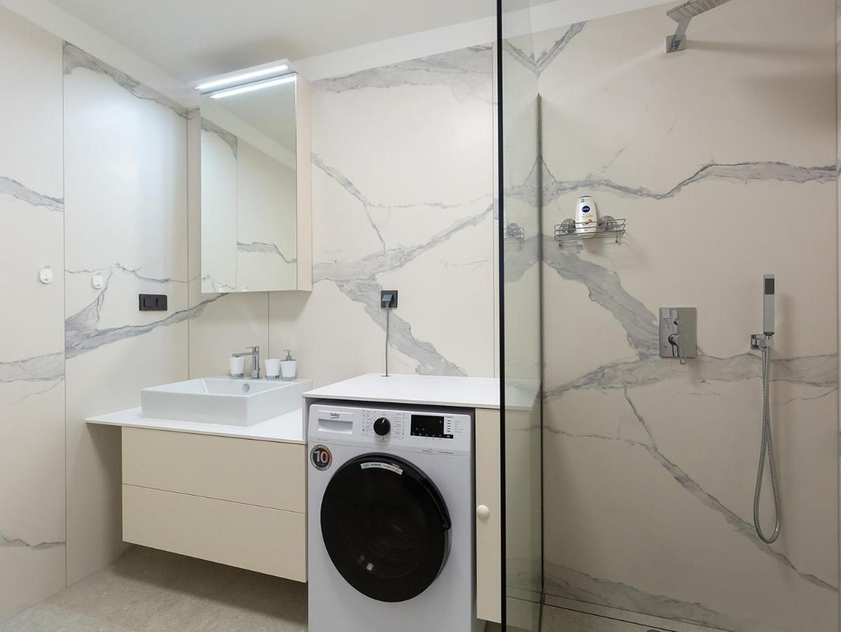 Residence Nar Пореч Екстериор снимка