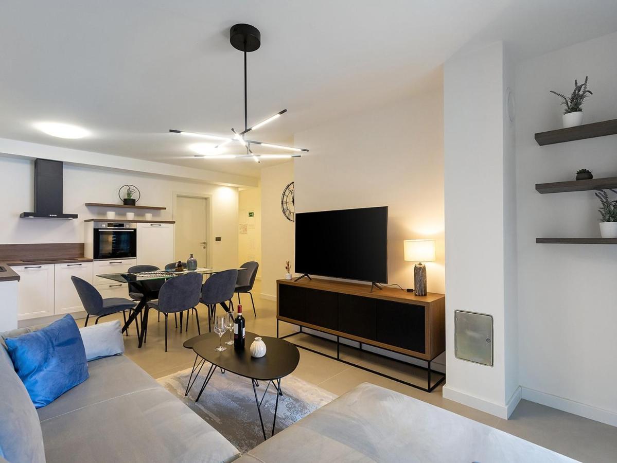 Residence Nar Пореч Екстериор снимка