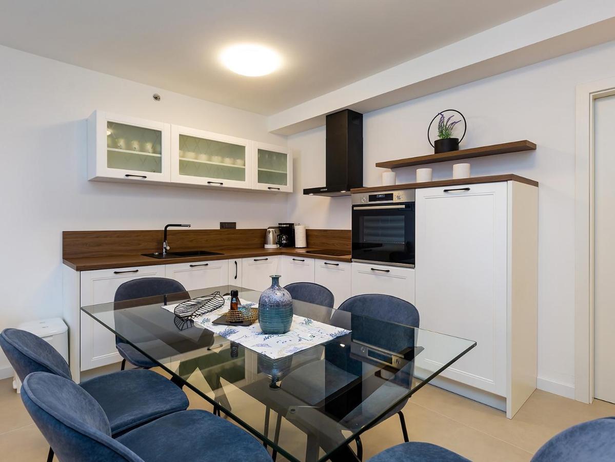Residence Nar Пореч Екстериор снимка