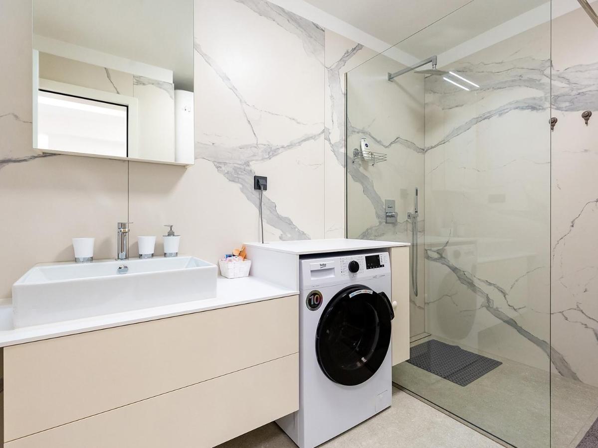 Residence Nar Пореч Екстериор снимка