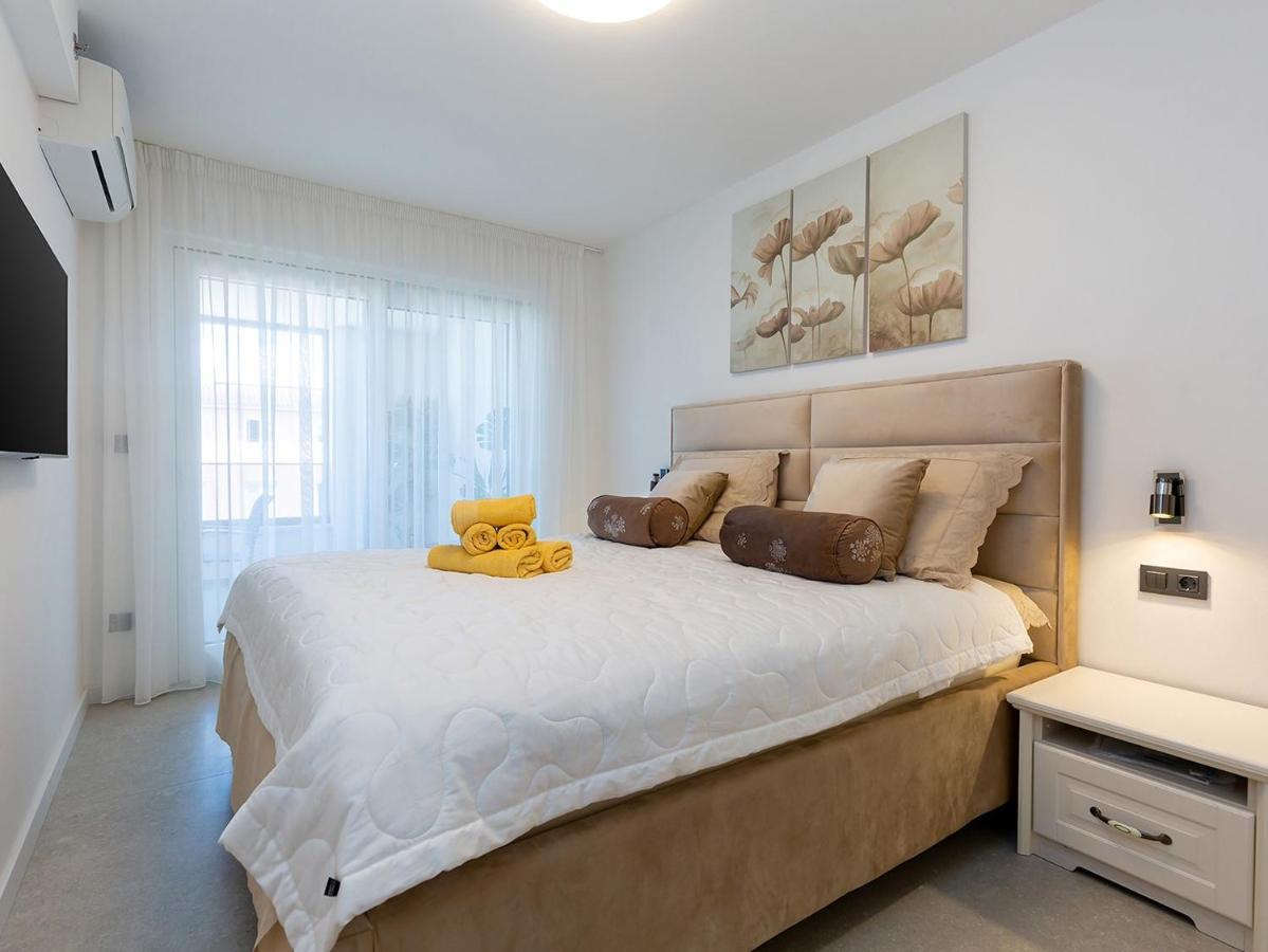 Residence Nar Пореч Екстериор снимка